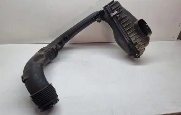 BMW X3 F25 Air filter box 8507565 13718507565