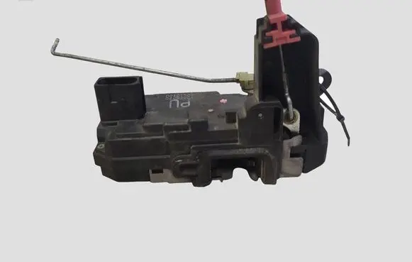 Opel Zafira B Rear door lock 13210738