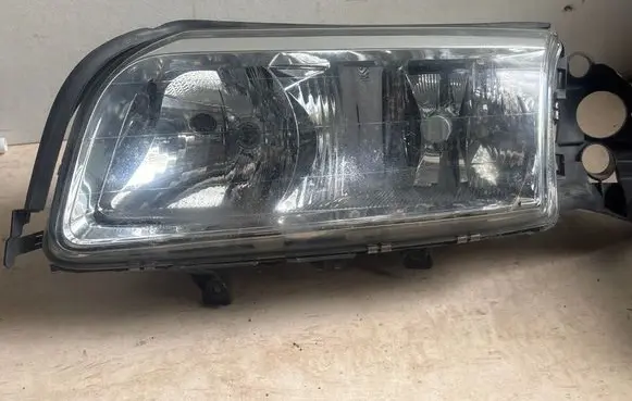 Volvo S80 Headlight/headlamp 30744489 89900310