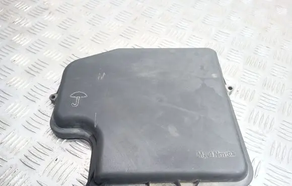 Volkswagen PASSAT B5.5 Fuse box cover 8D1907613A