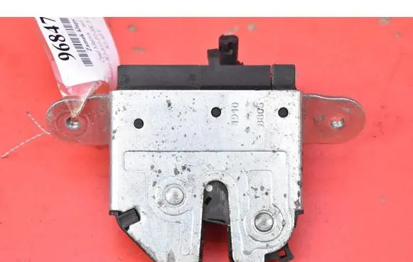 Opel Meriva A Tailgate/trunk/boot lock/catch/latch 13317445