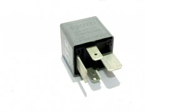 Volkswagen PASSAT B5 Other relay 8D0961253