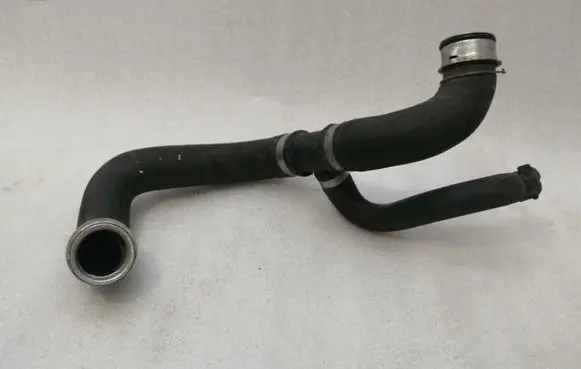 Mercedes-Benz CLS AMG C219 Engine coolant pipe/hose A2115015182