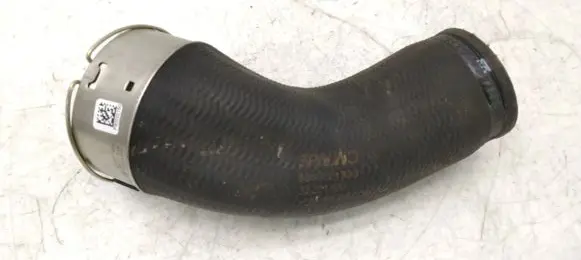 Volvo XC40 Intercooler hose/pipe 32224400