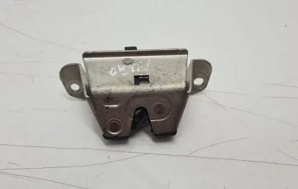 Toyota Aygo AB10 Tailgate/trunk/boot lock/catch/latch 693500H010
