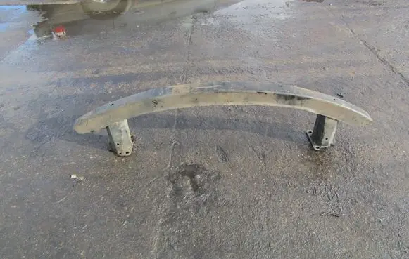 Volkswagen PASSAT B5.5 Front bumper support beam 
