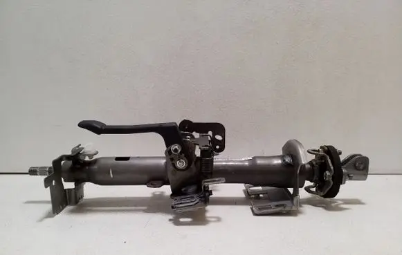 Nissan Navara D23 Steering wheel axle 8X08A050
