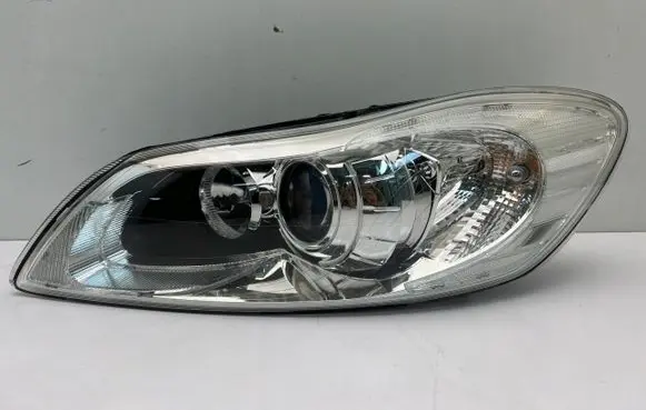 Volvo C30 Headlight/headlamp 31214803