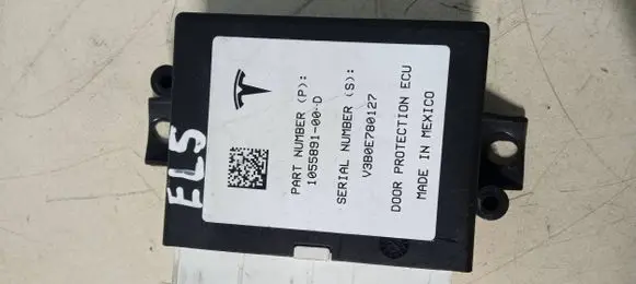Tesla Model X Door control unit/module 105589100D