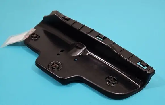 Headlight/headlamp mounting bracket