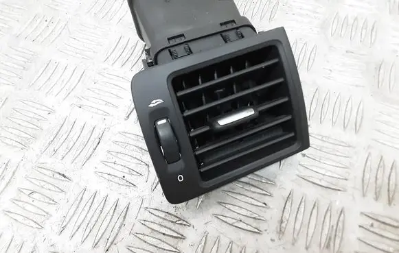Volvo V50 Dashboard side air vent grill/cover trim 39888290