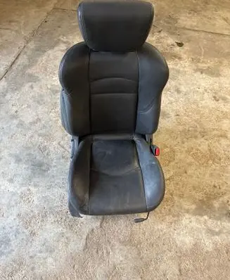Nissan 370Z Front passenger seat