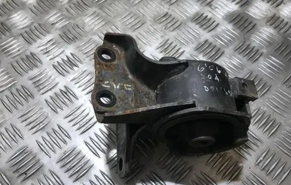 Mazda 6 Engine mount bracket