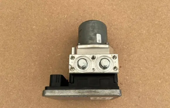 Mercedes-Benz C W205 ABS Pump A2059006744