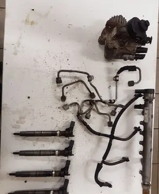 Volkswagen PASSAT B7 Fuel injection system set 0445010508 03L130 03L130089K