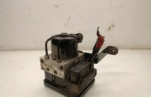 Volvo V50 ABS Pump 31274907 31274908