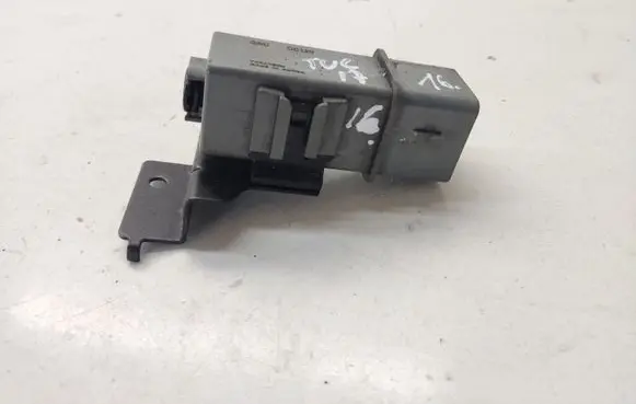 Hyundai Tucson TL Glow plug pre-heat relay 368302F760 160902B1