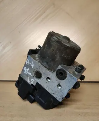 Audi A4 S4 B5 8D ABS Pump 8E0614111