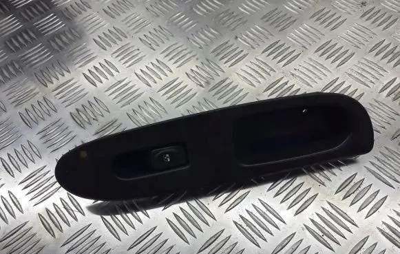 Renault Thalia I Quarter vent window switch 8200507732