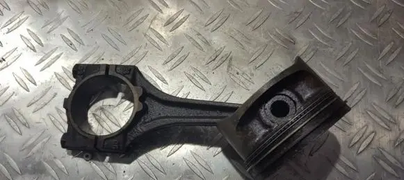 Opel Vectra B Piston with connecting rod