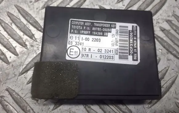 Toyota Avensis T270 Immobilizer control unit/module E1110R-023241