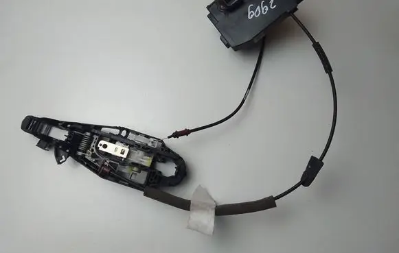 Citroen C4 II Picasso Rear door lock 9810311380