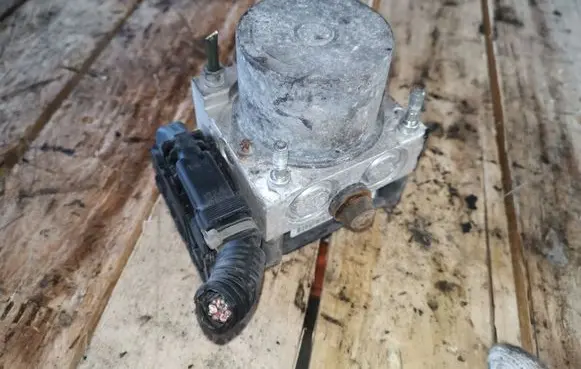 Toyota Aygo AB10 ABS Pump 0265800441