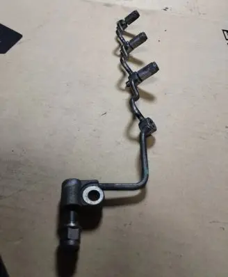 Lexus IS 220D-250-350 Fuel injector supply line/pipe 