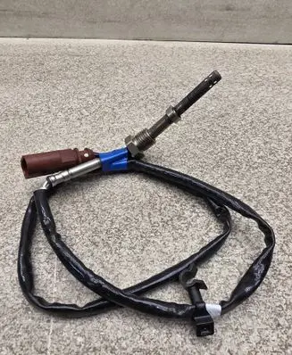 Audi SQ7 Oil temperature sensor 057906088AH