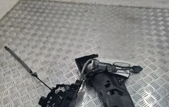 Volvo XC60 Front door lock