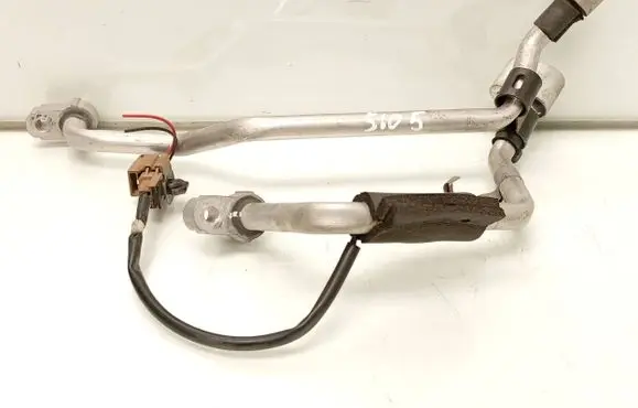 Nissan Leaf I (ZE0) Air conditioning (A/C) pipe/hose