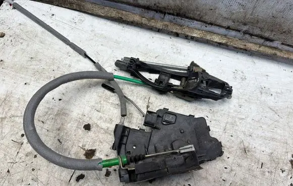 BMW 3 E46 Rear door lock