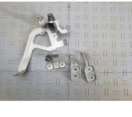 BMW 5 F10 F11 Fender mounting bracket 