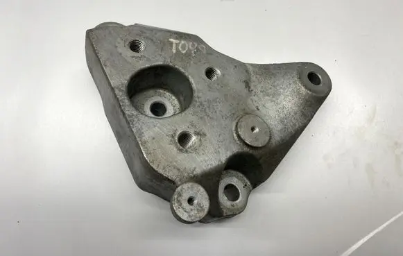 Chrysler Pacifica Gearbox mounting bracket 68224740AA