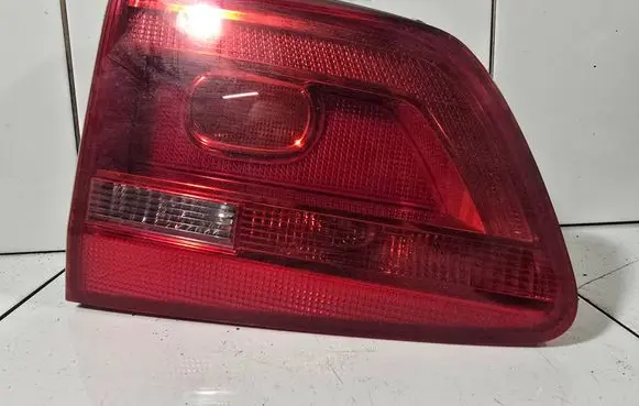 Volkswagen Touran II Tailgate rear/tail lights 1T0945093A 2TZ01046903 133959