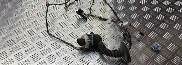 Peugeot 206 Front door wiring loom 9647930880 T104031136