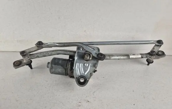 Front wiper linkage and motor