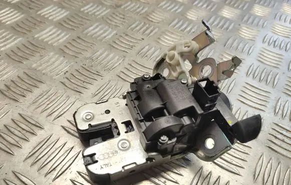Skoda Octavia Mk3 (5E) Tailgate/trunk/boot lock/catch/latch 5E0827505