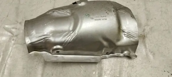Volvo XC90 Heat shield in engine bay 31437205