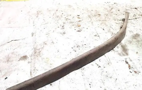 Front bumper lip