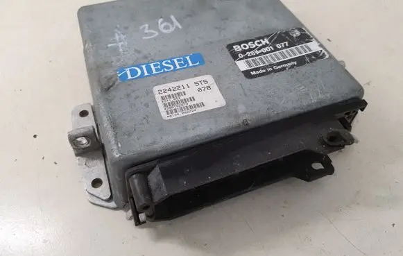 BMW 5 E34 Engine control unit/module 0281001077