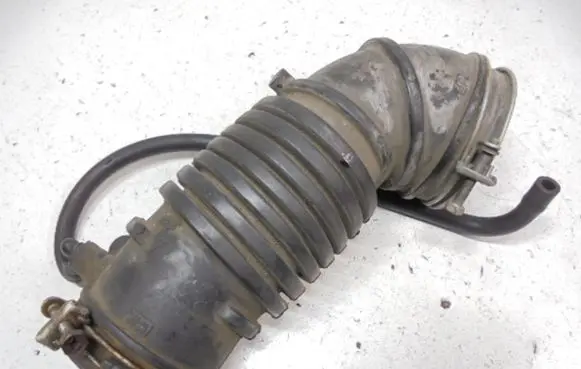 Mitsubishi Galant Air intake hose/pipe MR224142