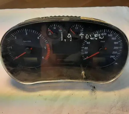 Seat Toledo II (1M) Speedometer (instrument cluster) 1M0920800C 1101000211