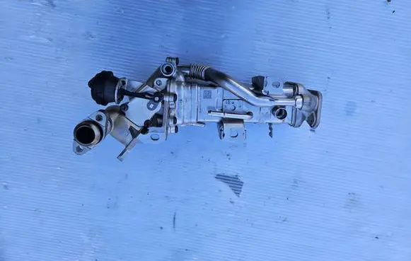 BMW 5 GT F07 EGR valve cooler 7822350 11717822350