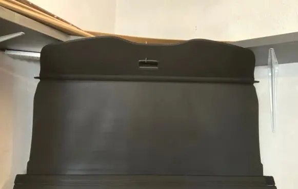 Volkswagen Touareg I Parcel shelf load cover 