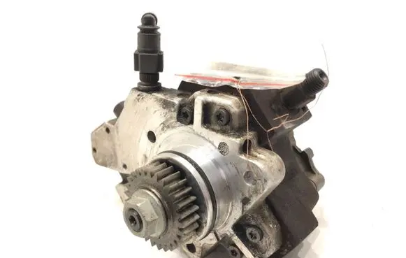 Renault Laguna II Fuel injection high pressure pump M9R740