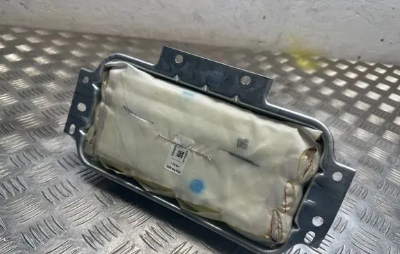 Passenger airbag
