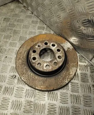Volkswagen Golf V Front brake disc