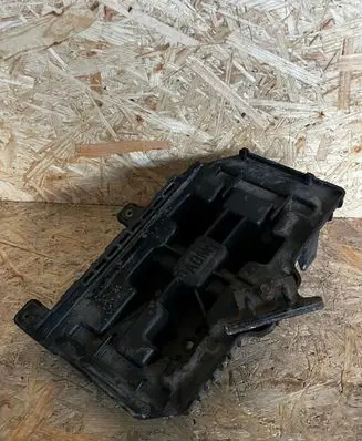 Battery tray