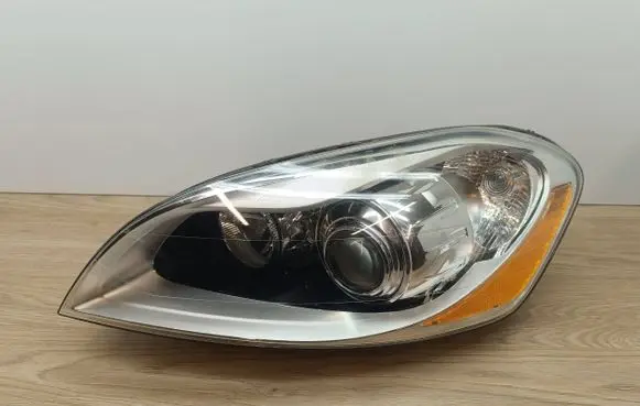 Volvo XC60 Headlight/headlamp 30763137 89902828